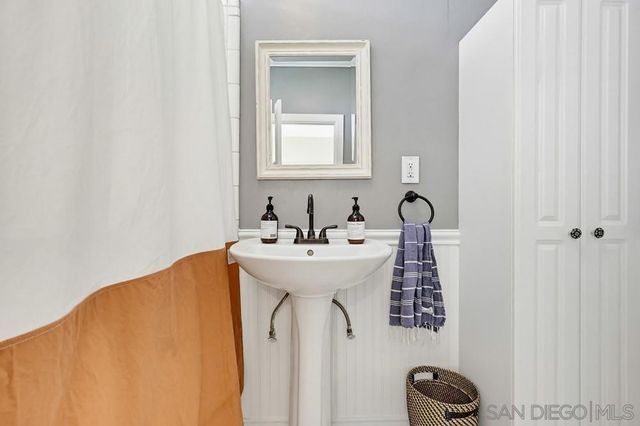 1353 Edgemont, San Diego, CA 92102