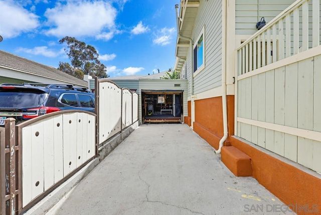 1353 Edgemont, San Diego, CA 92102