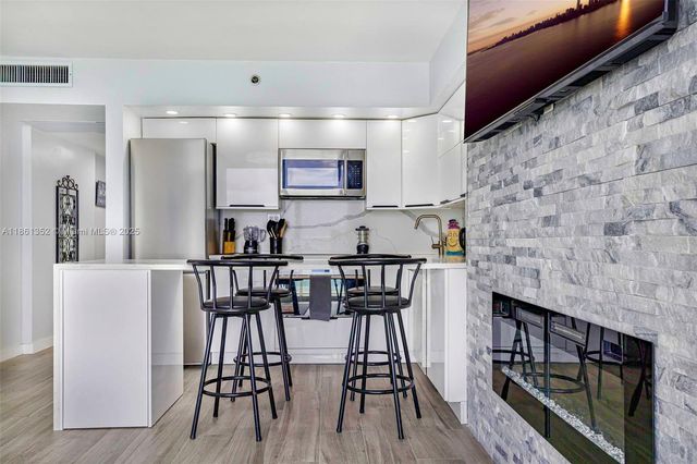 19201 Collins Ave 916, Sunny Isles Beach, FL 33160