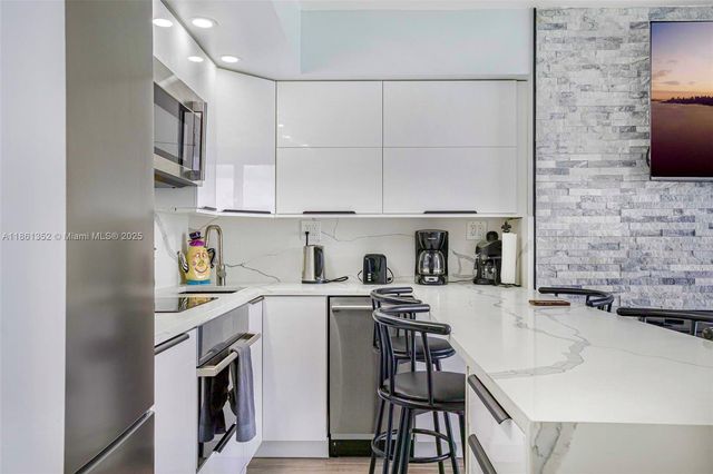 19201 Collins Ave 916, Sunny Isles Beach, FL 33160