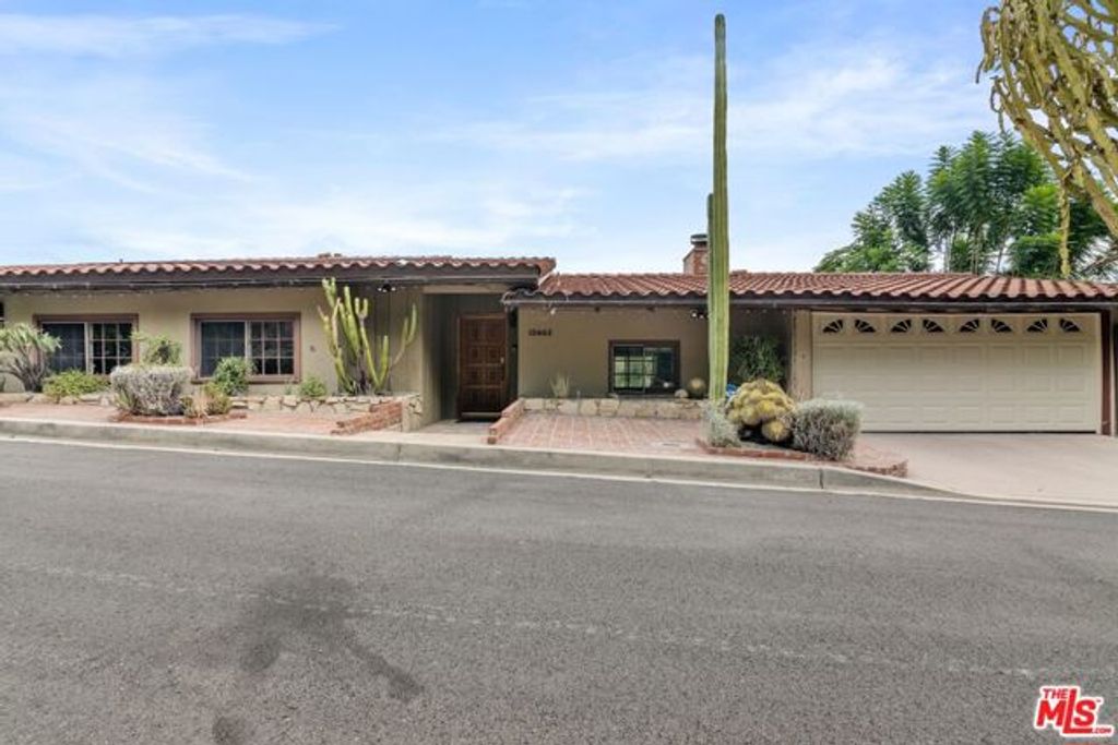 13463 Rand Drive, Sherman Oaks, CA 91423