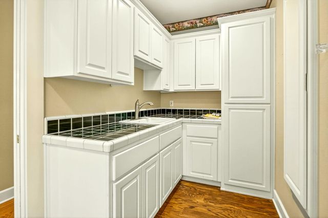 183 Azalea Drive, Merlin, OR 97532