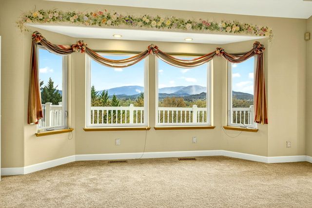 183 Azalea Drive, Merlin, OR 97532