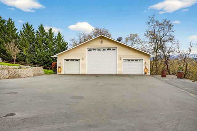 183 Azalea Drive, Merlin, OR 97532