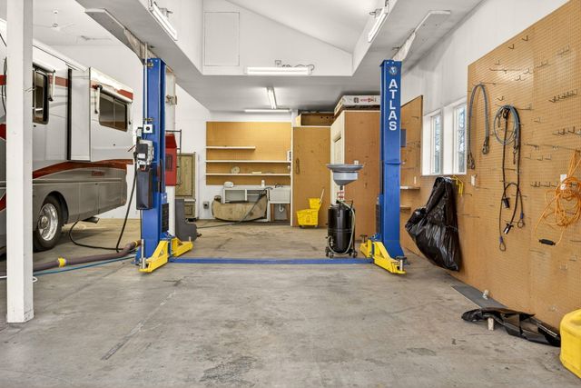 183 Azalea Drive, Merlin, OR 97532