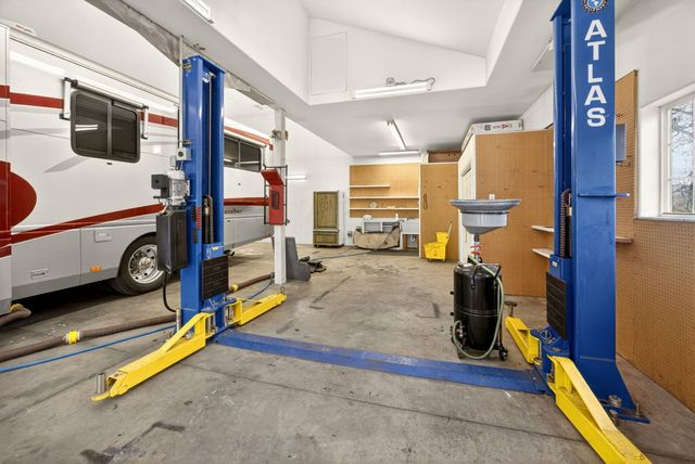 183 Azalea Drive, Merlin, OR 97532