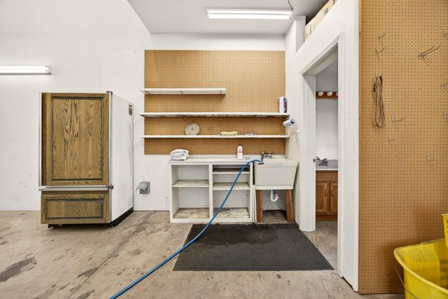 183 Azalea Drive, Merlin, OR 97532