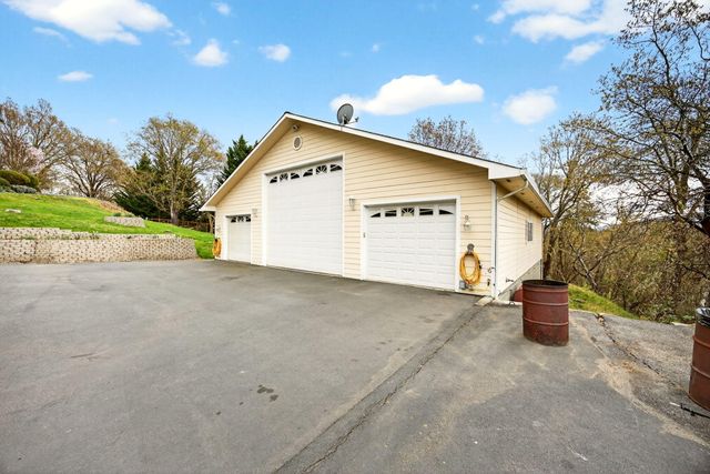 183 Azalea Drive, Merlin, OR 97532