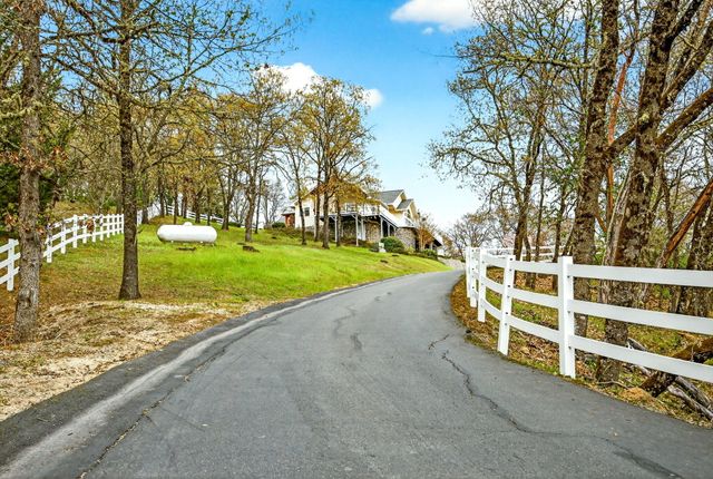 183 Azalea Drive, Merlin, OR 97532