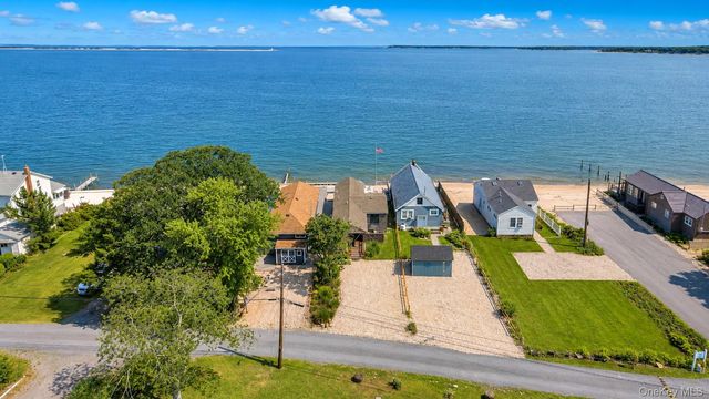 80 Rabbit Lane, East Marion, NY 11939