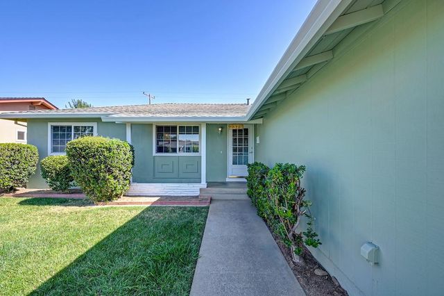 2379 McGregor, Rancho Cordova, CA 95670
