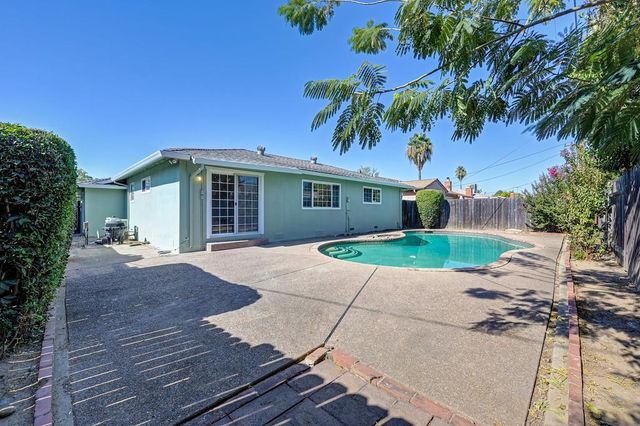 2379 McGregor, Rancho Cordova, CA 95670