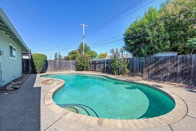 2379 McGregor, Rancho Cordova, CA 95670