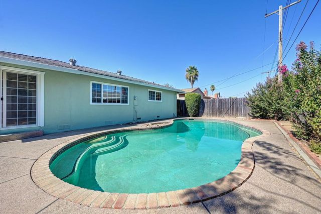 2379 McGregor, Rancho Cordova, CA 95670
