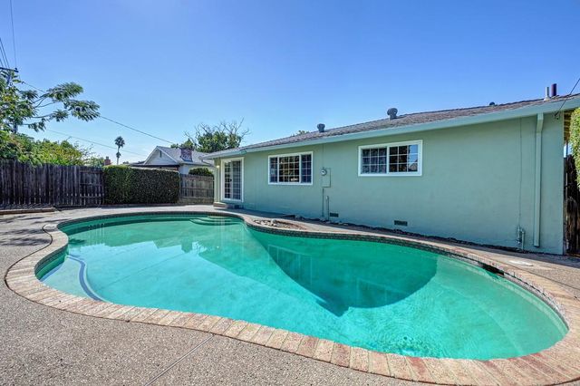 2379 McGregor, Rancho Cordova, CA 95670