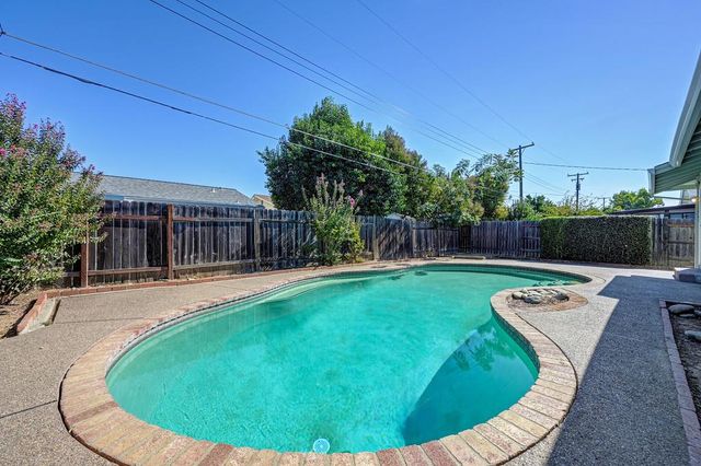 2379 McGregor, Rancho Cordova, CA 95670