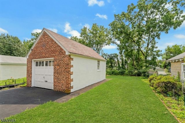 30 Menzel Ave, Maplewood Twp., NJ 07040