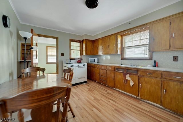 30 Menzel Ave, Maplewood Twp., NJ 07040