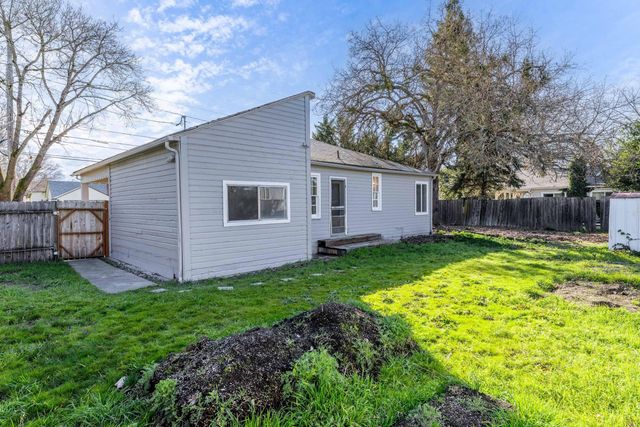 908 SW Bridge Street, Grants Pass, OR 97526