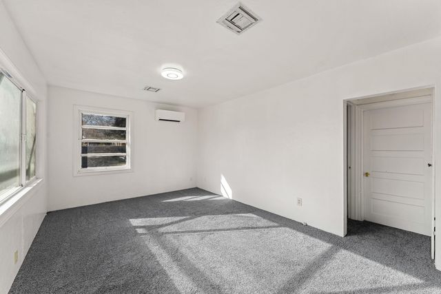 908 SW Bridge Street, Grants Pass, OR 97526