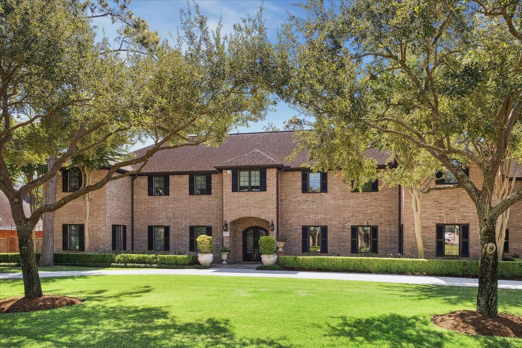 11407 Holidan Way, Hedwig Village, TX 77024