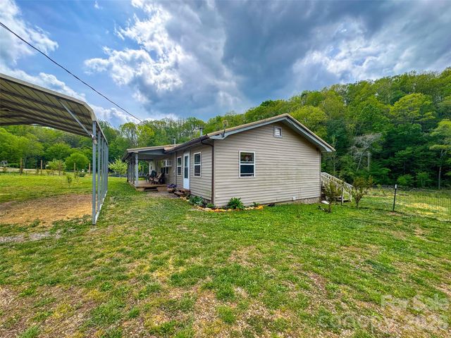 3325 Pack Mountain Road, Murphy, NC 28906