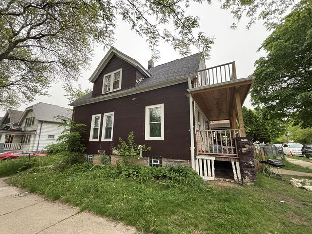 2432 W Concordia AVENUE, Milwaukee, WI 53206