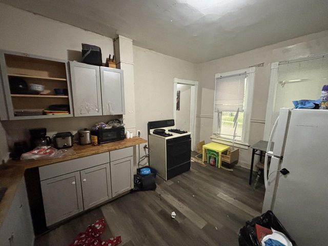 2432 W Concordia AVENUE, Milwaukee, WI 53206