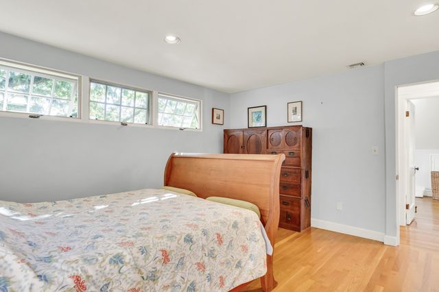 36 Warwick Rd, Watertown, MA 02472