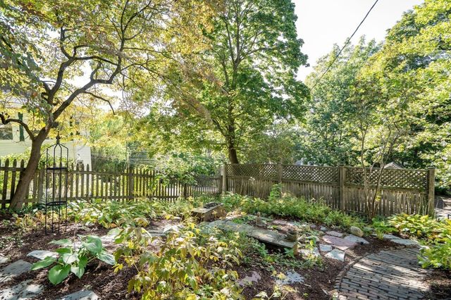 36 Warwick Rd, Watertown, MA 02472