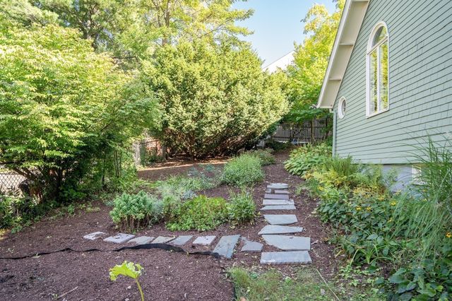 36 Warwick Rd, Watertown, MA 02472