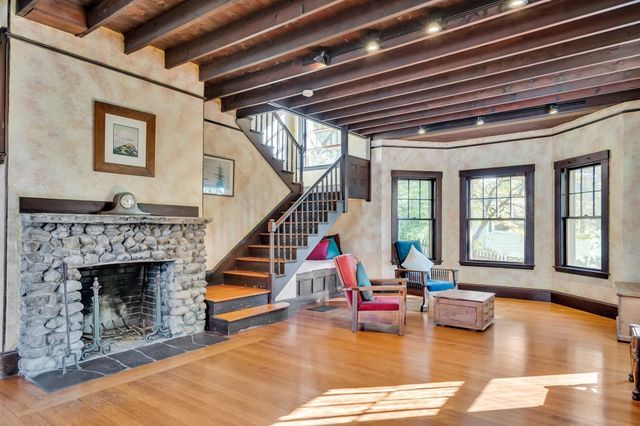 36 Warwick Rd, Watertown, MA 02472