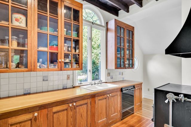 36 Warwick Rd, Watertown, MA 02472