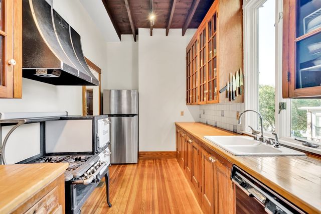 36 Warwick Rd, Watertown, MA 02472