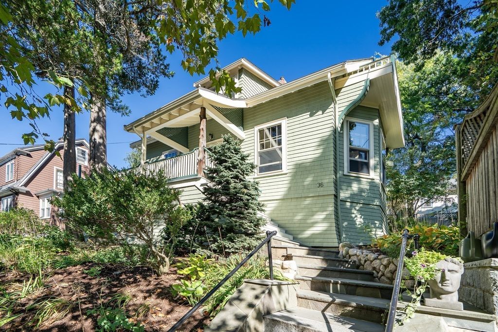 36 Warwick Rd, Watertown, MA 02472