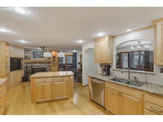 1330 Ne LINNWOOD Dr, Albany, OR 97322