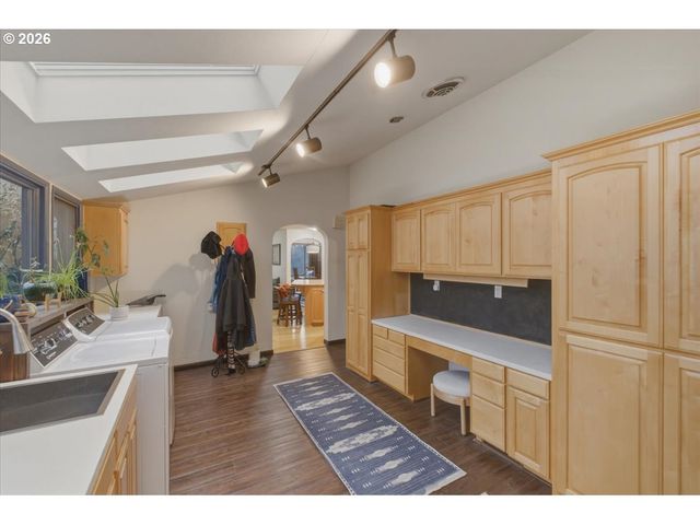 1330 Ne LINNWOOD Dr, Albany, OR 97322