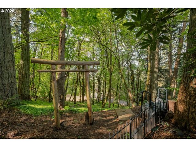 1330 Ne LINNWOOD Dr, Albany, OR 97322