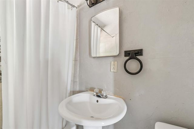 1117 Marydale Avenue, Midwest City, OK 73130
