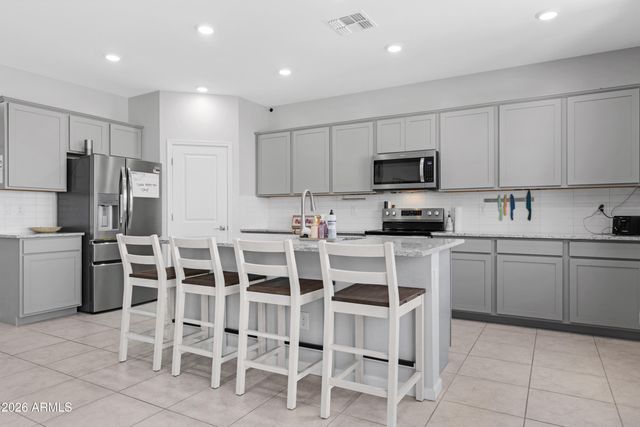 2562 E BOULDER Avenue, Apache Junction, AZ 85119