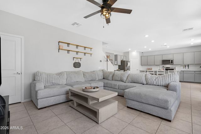 2562 E BOULDER Avenue, Apache Junction, AZ 85119