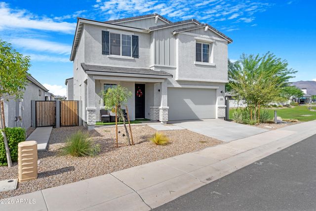 2562 E BOULDER Avenue, Apache Junction, AZ 85119