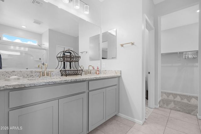 2562 E BOULDER Avenue, Apache Junction, AZ 85119