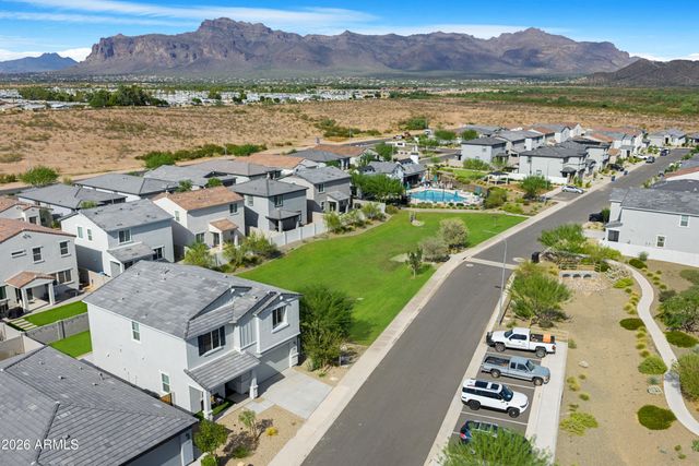 2562 E BOULDER Avenue, Apache Junction, AZ 85119
