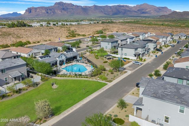 2562 E BOULDER Avenue, Apache Junction, AZ 85119