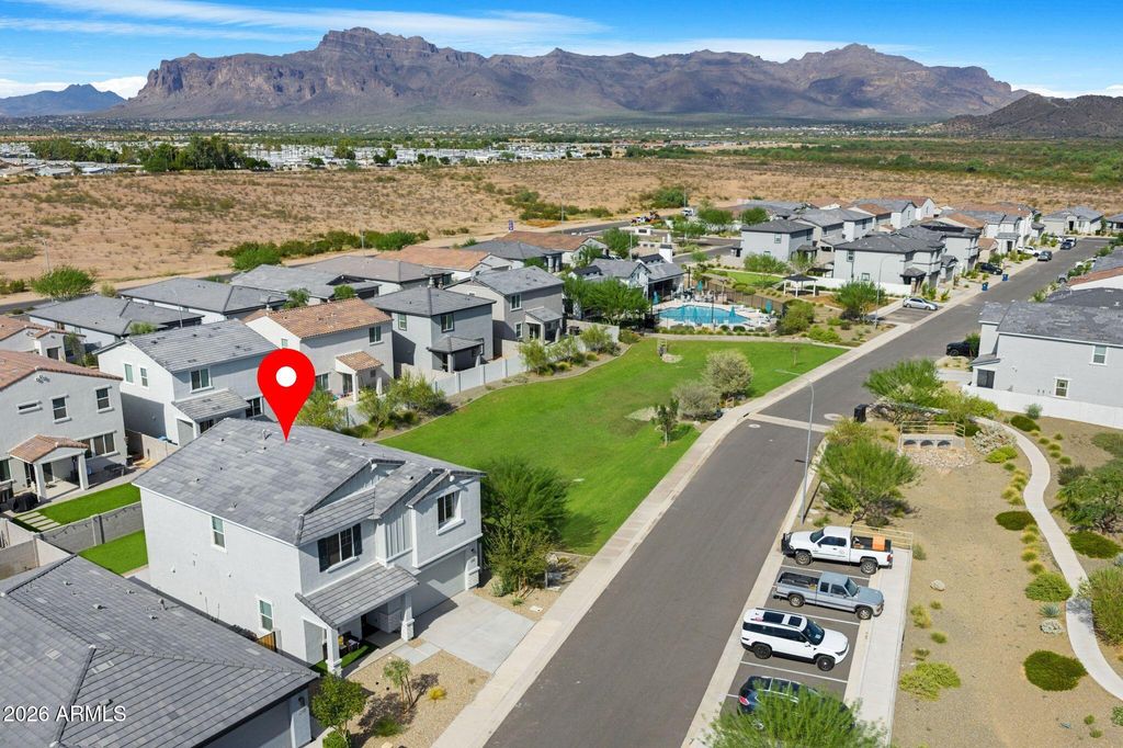 2562 E BOULDER Avenue, Apache Junction, AZ 85119