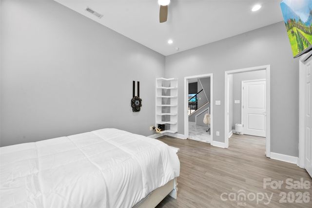 7117 W Sugar Creek Road, Charlotte, NC 28269