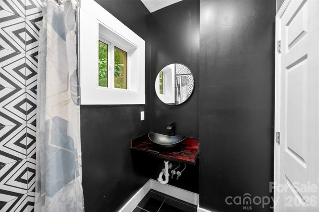 7117 W Sugar Creek Road, Charlotte, NC 28269