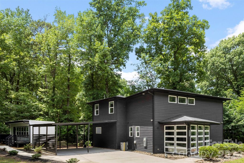7117 W Sugar Creek Road, Charlotte, NC 28269