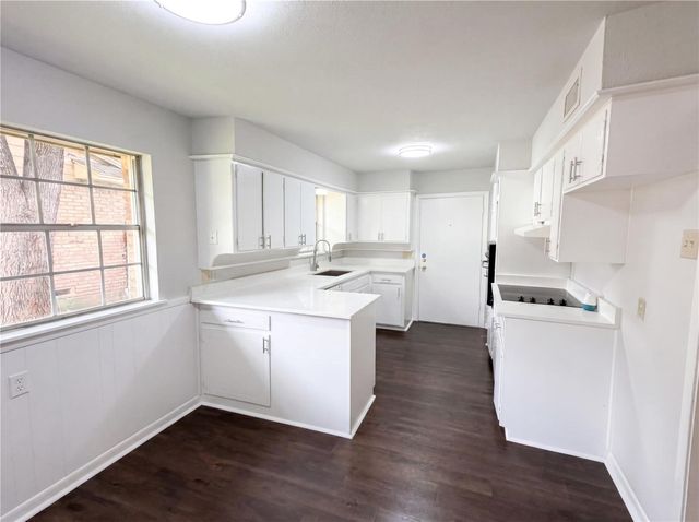 3327 Portlock Drive, Farmers Branch, TX 75234